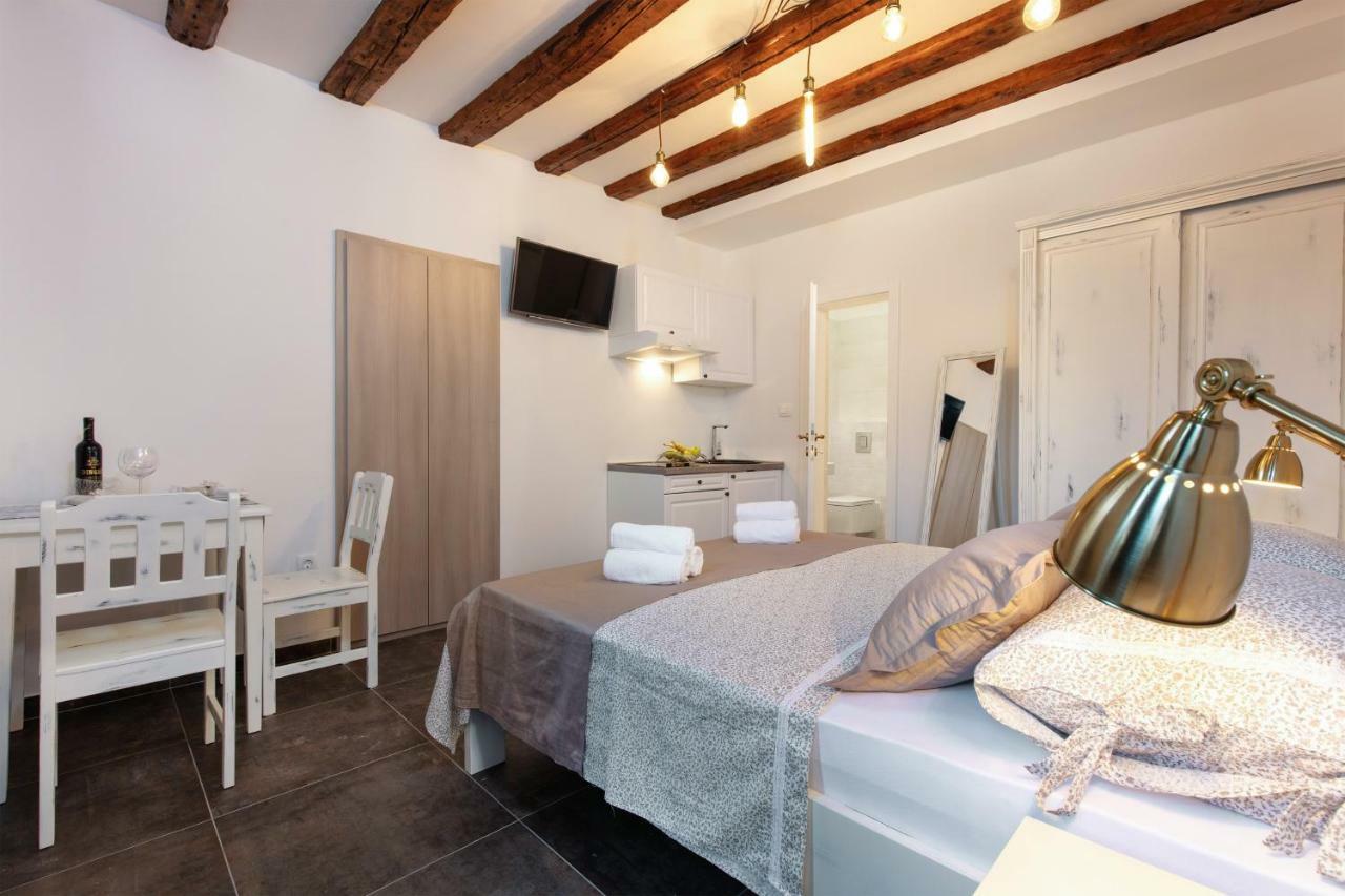 Studio Apartments Insula Split Exteriér fotografie